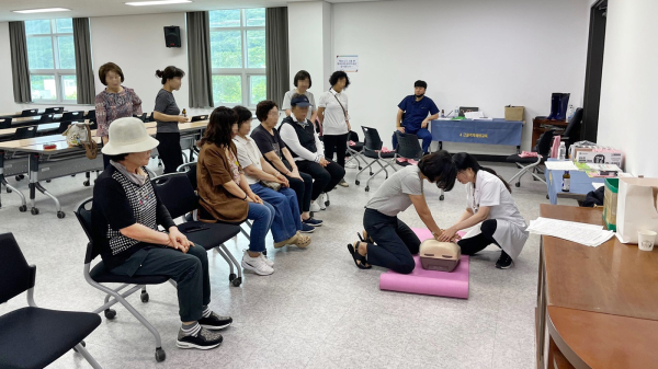 심폐소생술 교육 모습