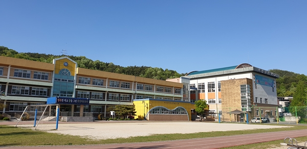 덕송초등학교 학교전경