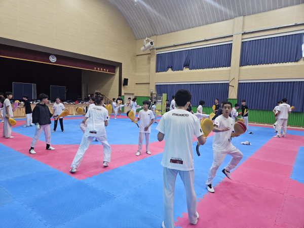 멕시코대표팀, 춘천코리아오픈 앞두고 오정중학교서 합동훈련 진행