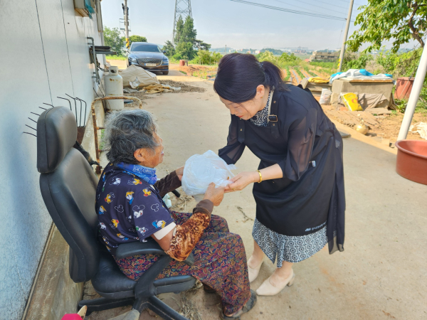 ​한끼식사 제공 모습​