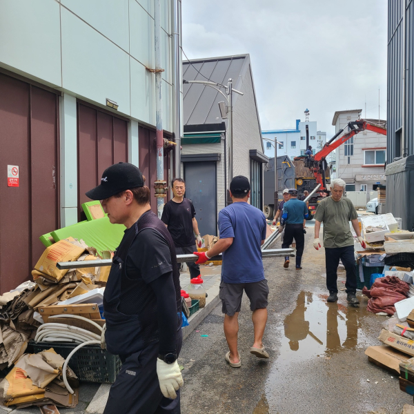 전노련 당진 전통시장 수해 복구 현장 모습