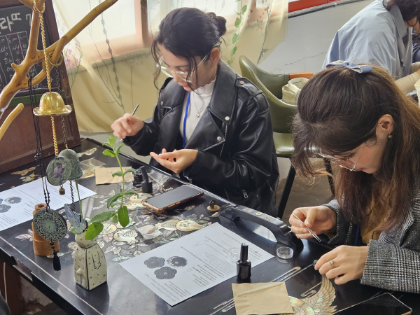 선문대학교 외국인 유학생 자개 공예체험