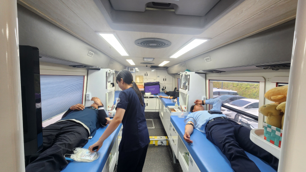 생명나눔 헌혈캠페인 전개 (헌혈 모습)