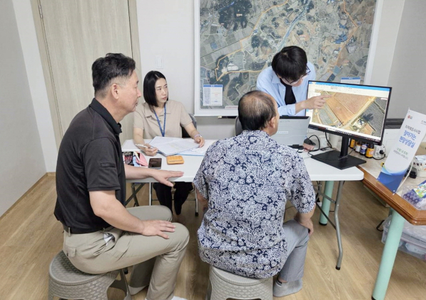 지난 23일, 태안읍 남산1리 현장상담실 운영 모습.