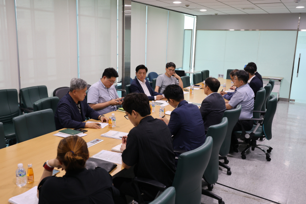 조승래 의원 주관으로 열린 기획재정부, 법무부, 대전시 등 대전 교도소 이전 관계기관 회의 모습.<br>