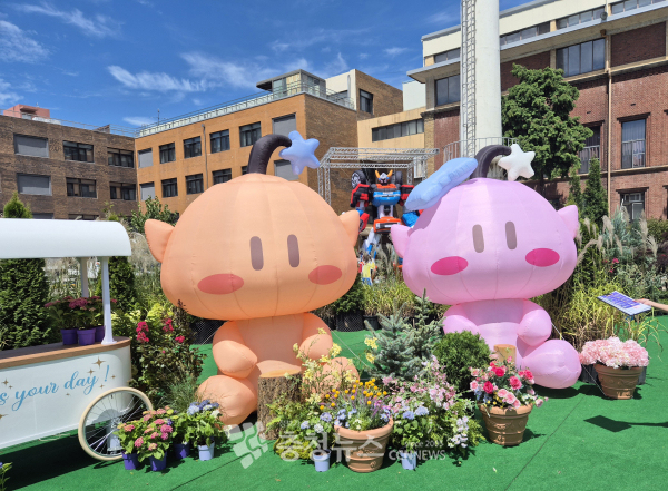 옛 충남도청사 야외에 마련된 꿈돌이 가든