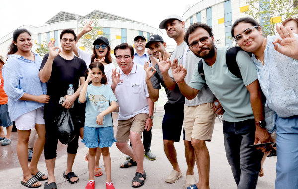 주한인도인협회에서 보령머드축제를 찾아 행사를 즐기는 모습