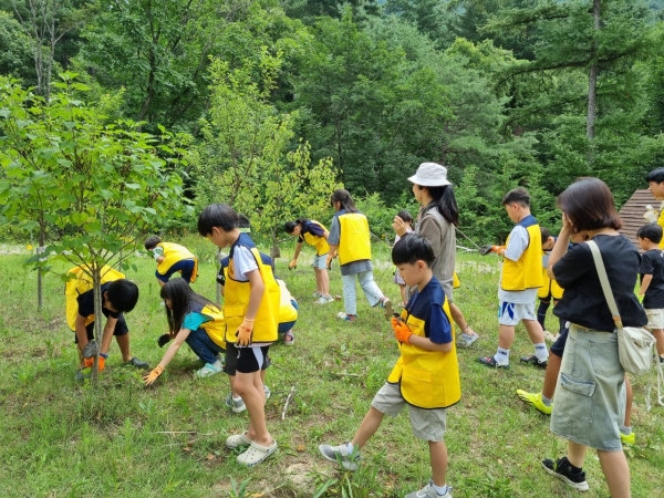 4일 낙원지역아동센터 어린이들 플로깅 모습