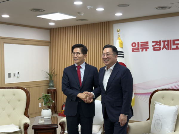 김문수 국민의힘 당대표 후보와 이장우 대전시장
