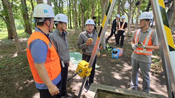 이상태 이사장의 밀폐공간 훈련 실시 모습