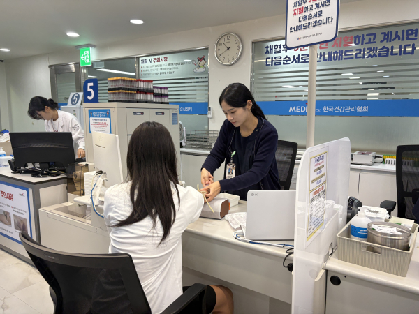 후생학원 원생들 대상으로 사회공헌 건강검진 모습