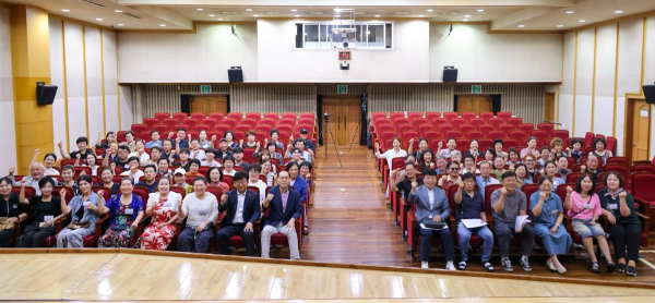 출연진, 관계자들이 제66회 한국민속예술제 ‘계족산 무제’ 출전 발대식을 마친 후 기념 촬영 모습