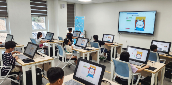 지난 11일 태안군가족센터에서 진행된 코딩 교육 모습.