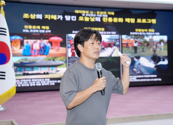 류재현 서산해미읍성축제 총감독이 오는 9월 26일부터 28일까지 열릴 제22회 서산해미읍성축제의 청사진을 밝혔다.