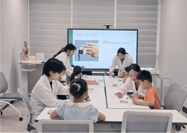 간호학과, 서구평생학습관과 함께  ‘생명톡!톡! 캠프’·‘FunFun 체험 놀이터!’ 진행 모습