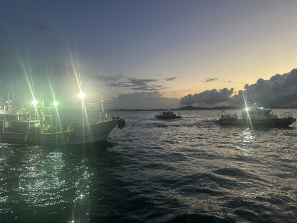 구조세력 동원하여 수색중인 보령해경