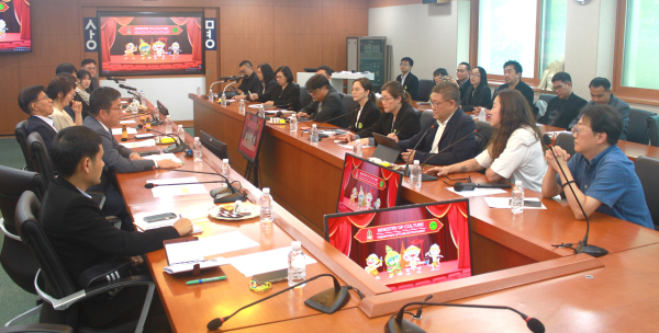 태국의 만화·웹툰 산업 발전과 인재 양성을 위한 협력 방안 논의 모습