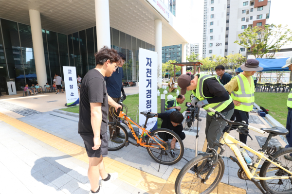 ‘안전우선 어울링·건강최고 어울링’ 캠페인 진행 모습
