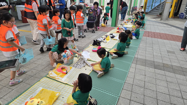 12일, 해미읍성전통시장에서 진행된 어린이 장보기 행사