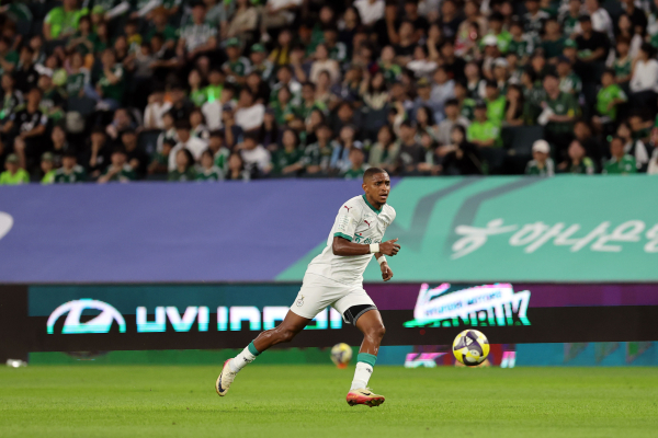 에르난데스 선수 경기 모습