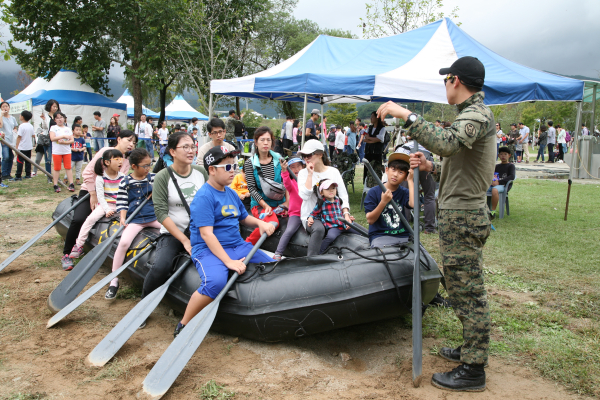 병영훈련 고무보트 체험