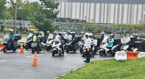25일, 대전교통문화연수원에서 (주)우아한청년들과 이륜차 배달업 종사자 교통안전교육 협약 체결하고, 현장교육 진행