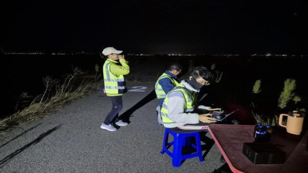 석문방조제 해루질 안전 예찰 모습