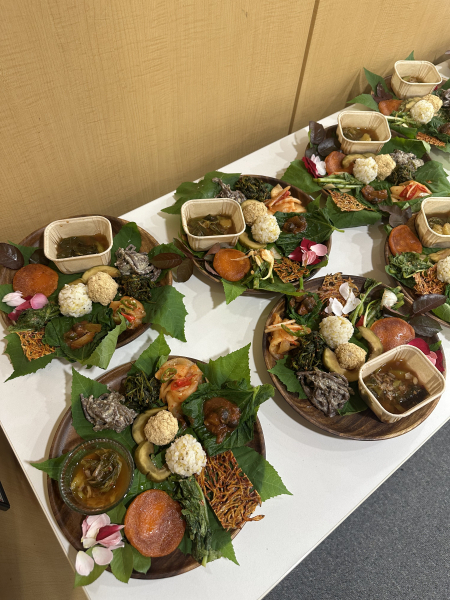 미식포럼에서 시식 및 전시 모습