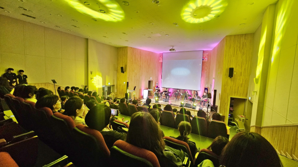 새롬고등학교, 교육부 지정 독서교육선도학교 사업 책잔치(북콘서트)