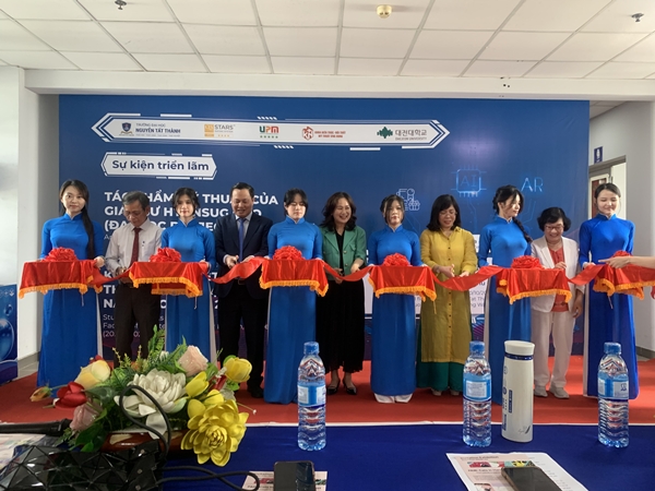 베트남 NTT대학 초대전시회