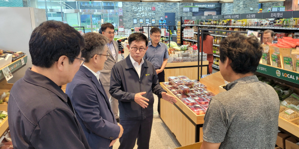 김영훈 본부장, 추석 명절 앞두고 식품안전 현장점검 모습