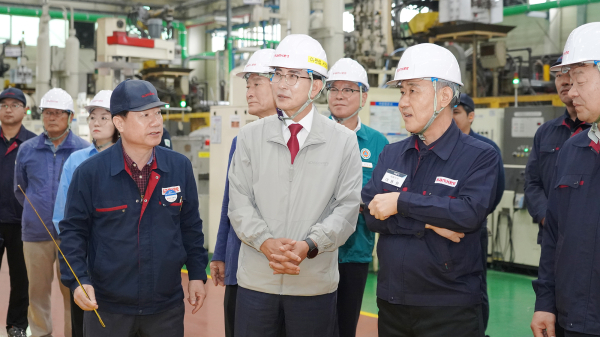 14일 이완섭 서산시장이 지곡면 오토밸리에 있는 ㈜삼기를 방문했다.