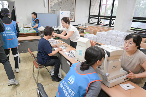 농촌 왕진버스 진행 (이인면 모습)