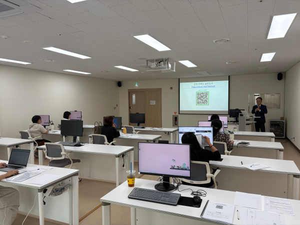 아이돌봄지원사업 종사자 대상 역량 강화 교육 진행 모습