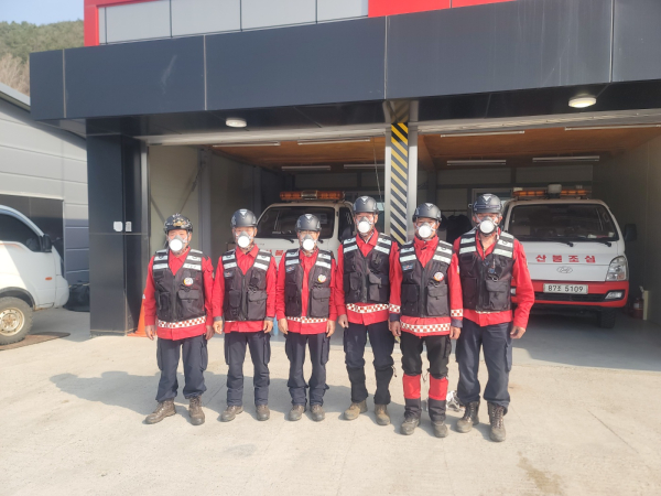 청양군 산불 전문 진화대 기념사진