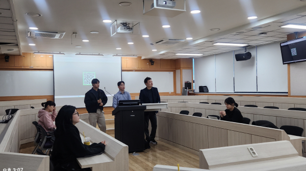 지난 22일 국립한밭대학교에서 열린 ‘2025 반려동물 이야기 한마당’ 행사에서 전문가 발표와 질의응답이 이어지고 있다.