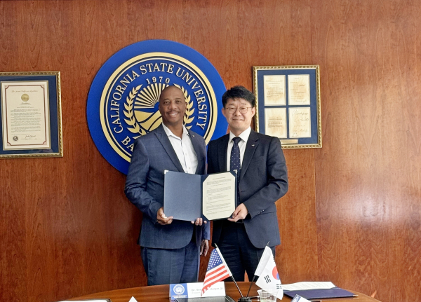 지난 23일 미국 캘리포니아에서 캘리포니아 주립대 베이커스필드(California State University Bakersfield)와 물산업 분야 글로벌 인재 육성과 지식교류 협력을 위한 업무협약(MOU)을 체결했다.