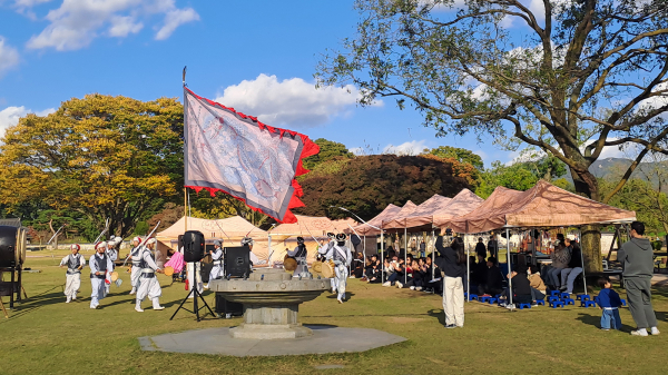 지난 27일 미국 아자마라 크루즈 선사 관계자가 서산해미읍성을 방문한 모습