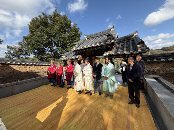 지난 2일, 청남면 이산사에서 조성한선생의 학덕을 기리는 제향이 봉행됐다.