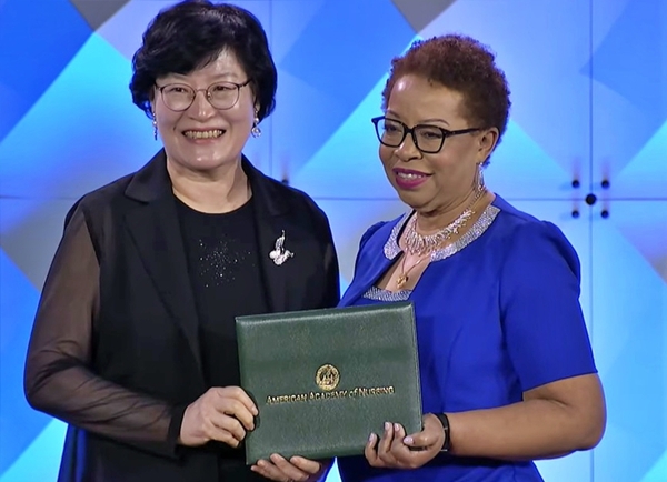 충남대 송라윤 교수(왼쪽)