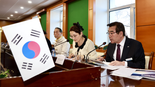 지난 4일, 몽골 투브아이막 도청 회의실에서 ‘보령–투브아이막 업무협력 간담회’ 개최 모습