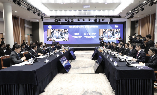 ​12일, 인천에서 열린 제8회 한일시장지사회의 본회의 진행 모습