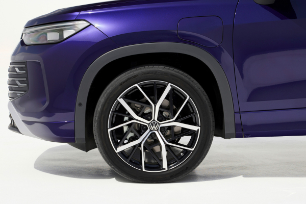 벤투스 에보 SUV 장착 타이론 차량 이미지