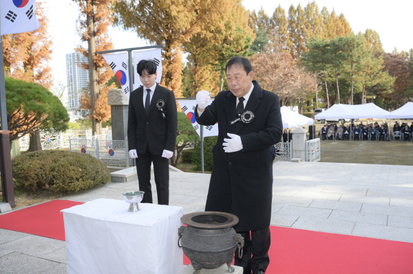 순국선열과 호국영령의 숭고한 희생을 조치원 충령탑에서 추모 행사 진행 모습