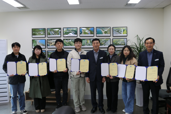 ‘2025년 주민서포터즈 위촉식 및 정기회의’ 개최 단체사진