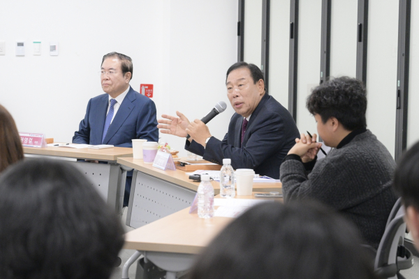 인구교육 강사와 신혼부부 아카데미 강사와 함께하는 간담회 개최 모습