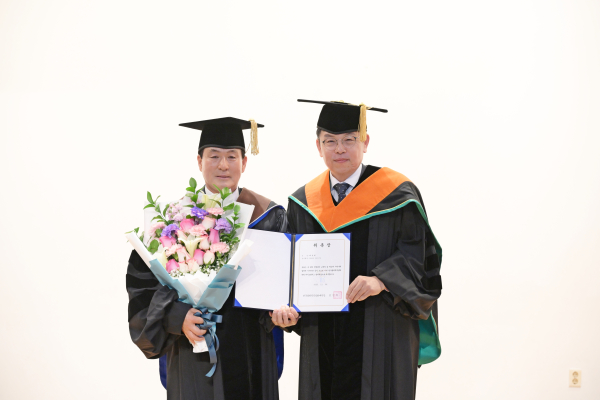 (좌)백성현 논산시장, 바이오캠퍼스 명예학장 위촉식 모습