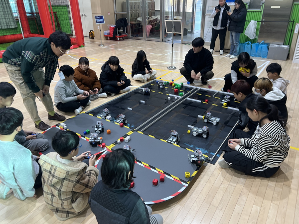 금산동초등학교와 태안백화초등학교에서 AI·SW 캠프 진행