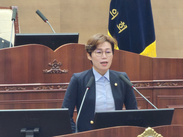 5분 발언을 하는 정선희 천안시의원/박동혁 기자