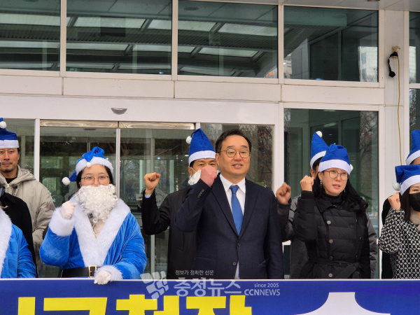 송상영 더민주대전혁신회의 공동대표가 내년 6월 지방선거 대전 서구청장 출마를 선언했다.